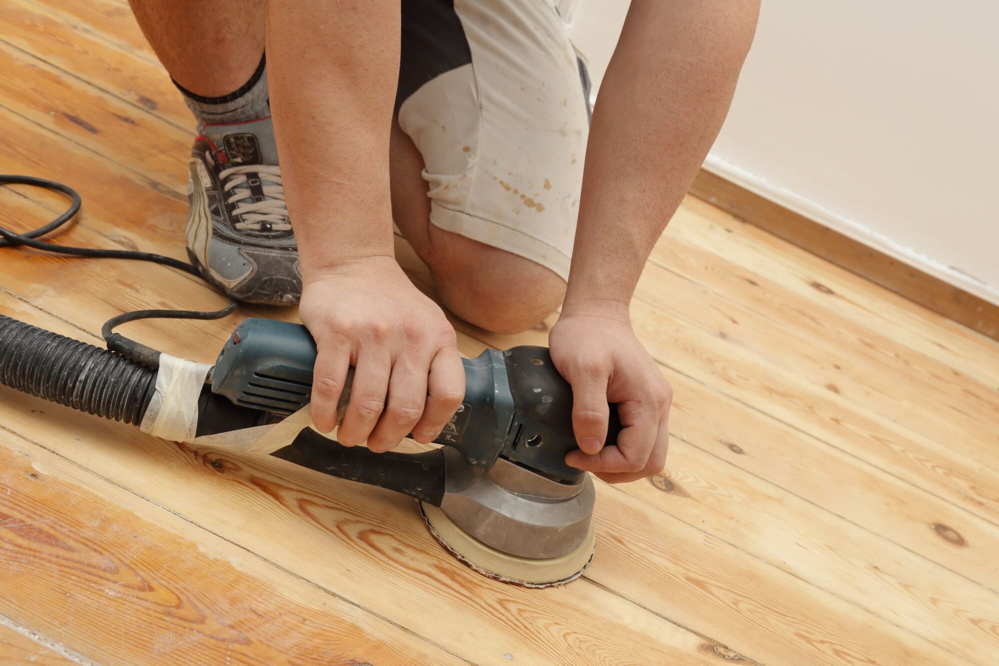 ADOBESTOCK_121097327 1 | DESIGN CRÉATION Rénovation de parquet : ponçage, vitrification et réparation sur Haguenau, Sélestat Ostwald 0