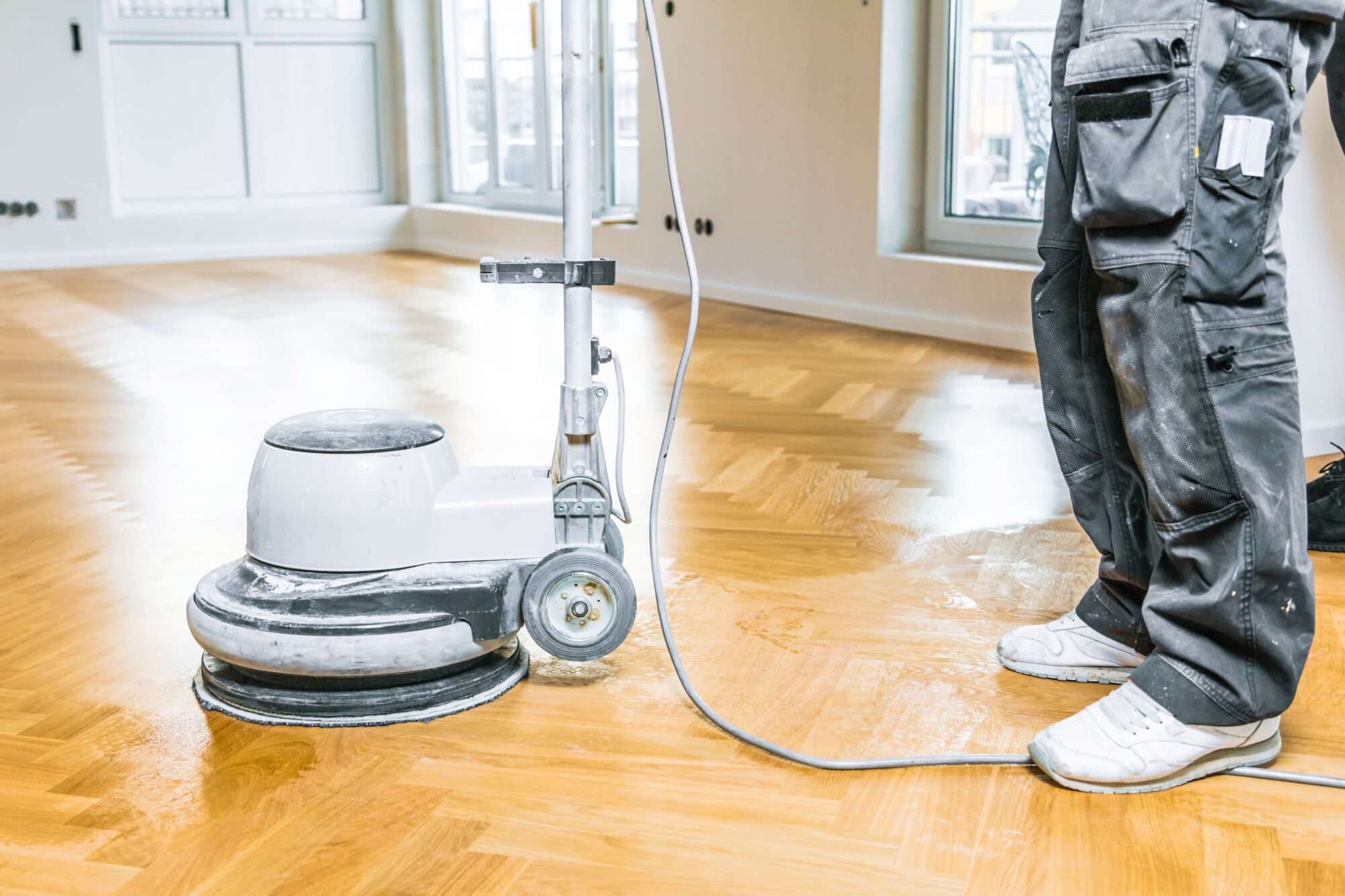 ADOBESTOCK_252140348 | DESIGN CRÉATION Rénovation de parquet : ponçage, vitrification et réparation sur Haguenau, Sélestat Illkirch-Graffenstaden 1