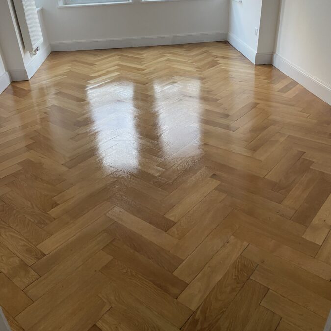Avant après Parquet chêne bâton rompu finition satiné Wintzenheim