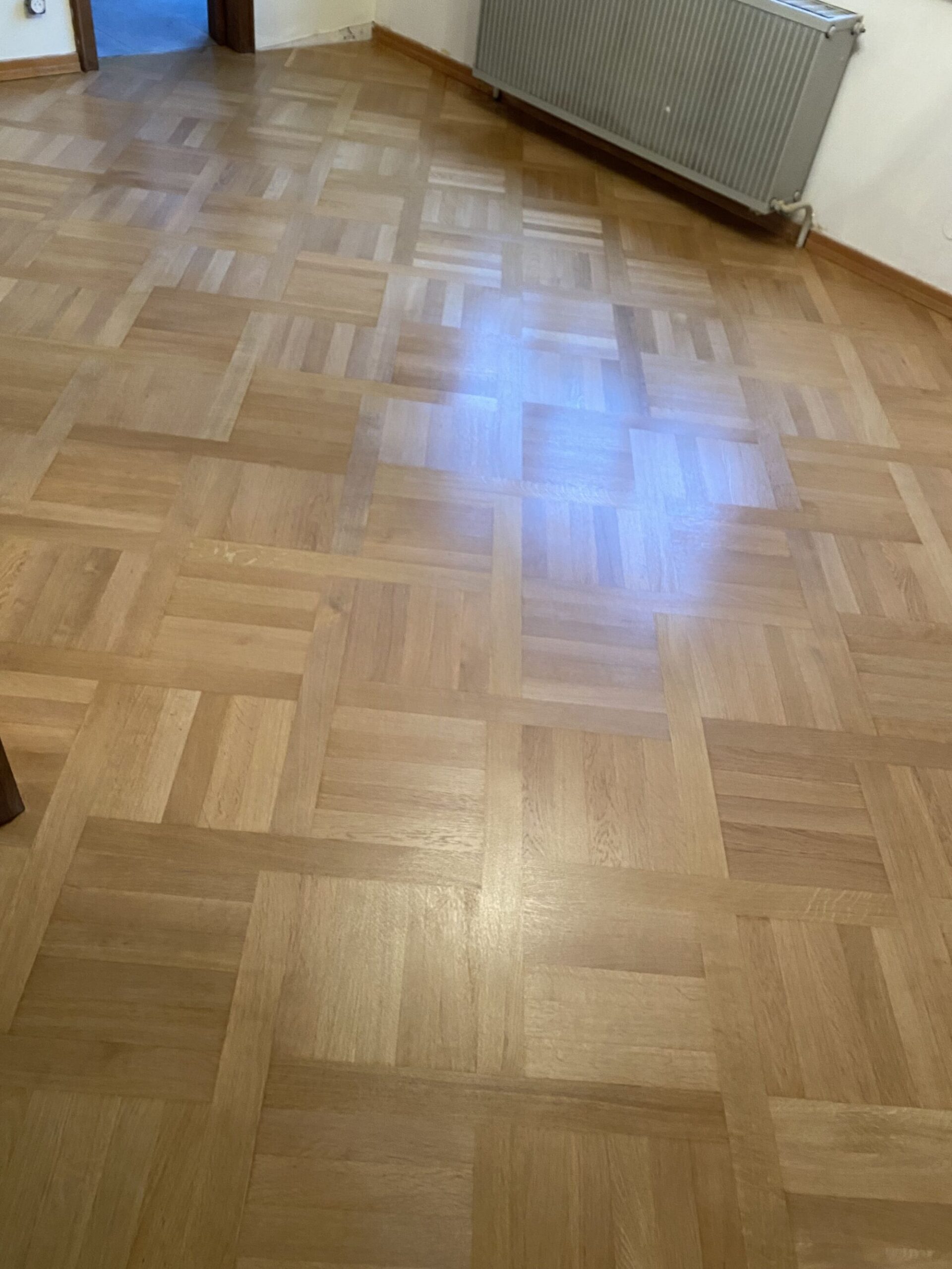 Avant après Ponçage d&rsquo;un parquet en chêne mosaïque Illkirch-Graffenstaden