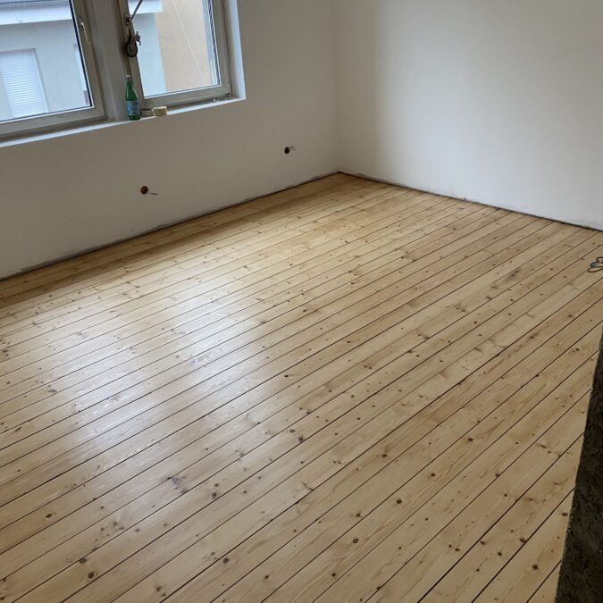 IMG_7423 675X675 | DESIGN CRÉATION Avant après Ponçage d’un parquet en sapin finition satiné Molsheim