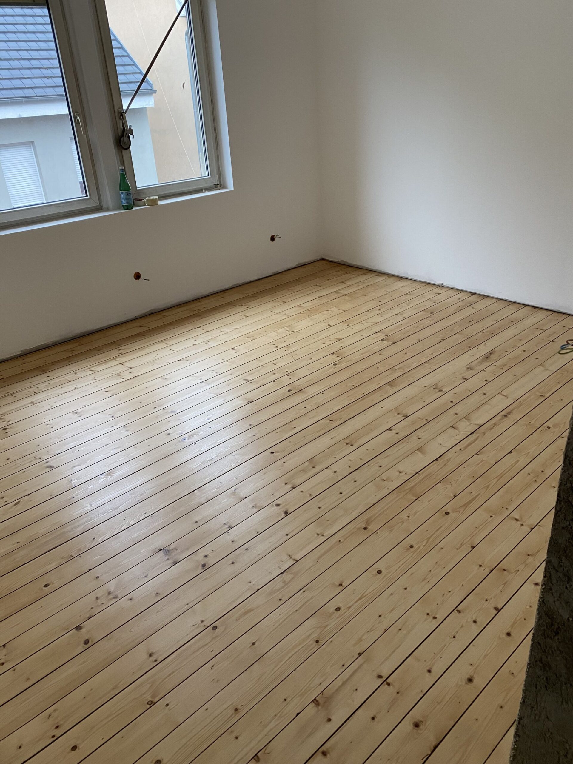 IMG_7423 SCALED | DESIGN CRÉATION Avant après Ponçage d’un parquet en sapin finition satiné Molsheim